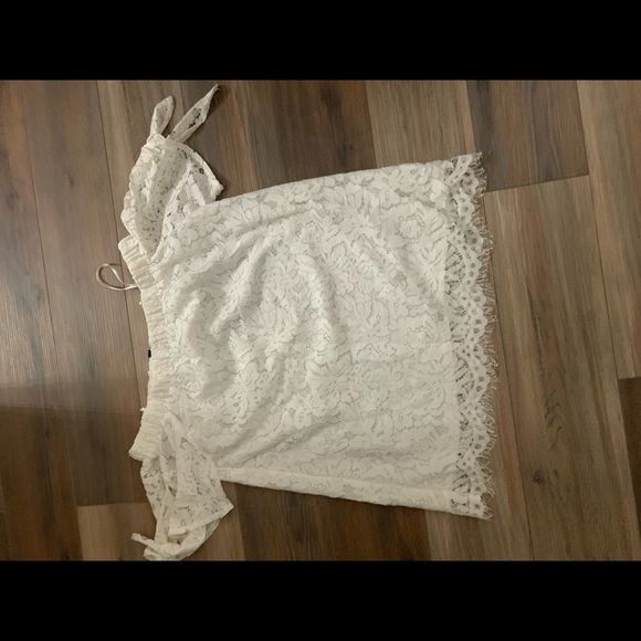 ETHEREAL VIEW IVORY/BLK LACE OFF-THE-SHOULDER TOP - Picture 6 of 6